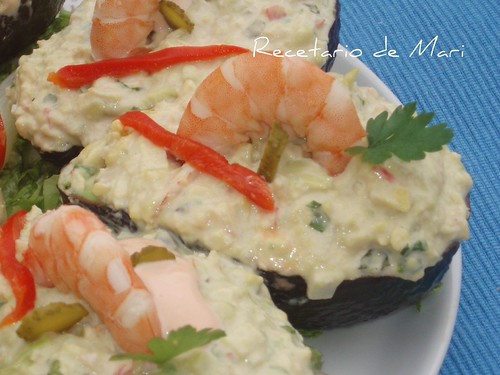 aguacate relleno de mariscos